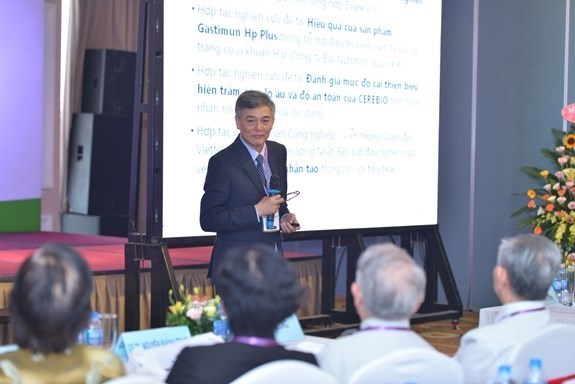 GS, TS Đào Văn Long, Chủ tịch Hội đồng sáng lập Viện Nghiên cứu và Đào tạo Tiêu hóa, Gan mật báo cáo tại hội nghị